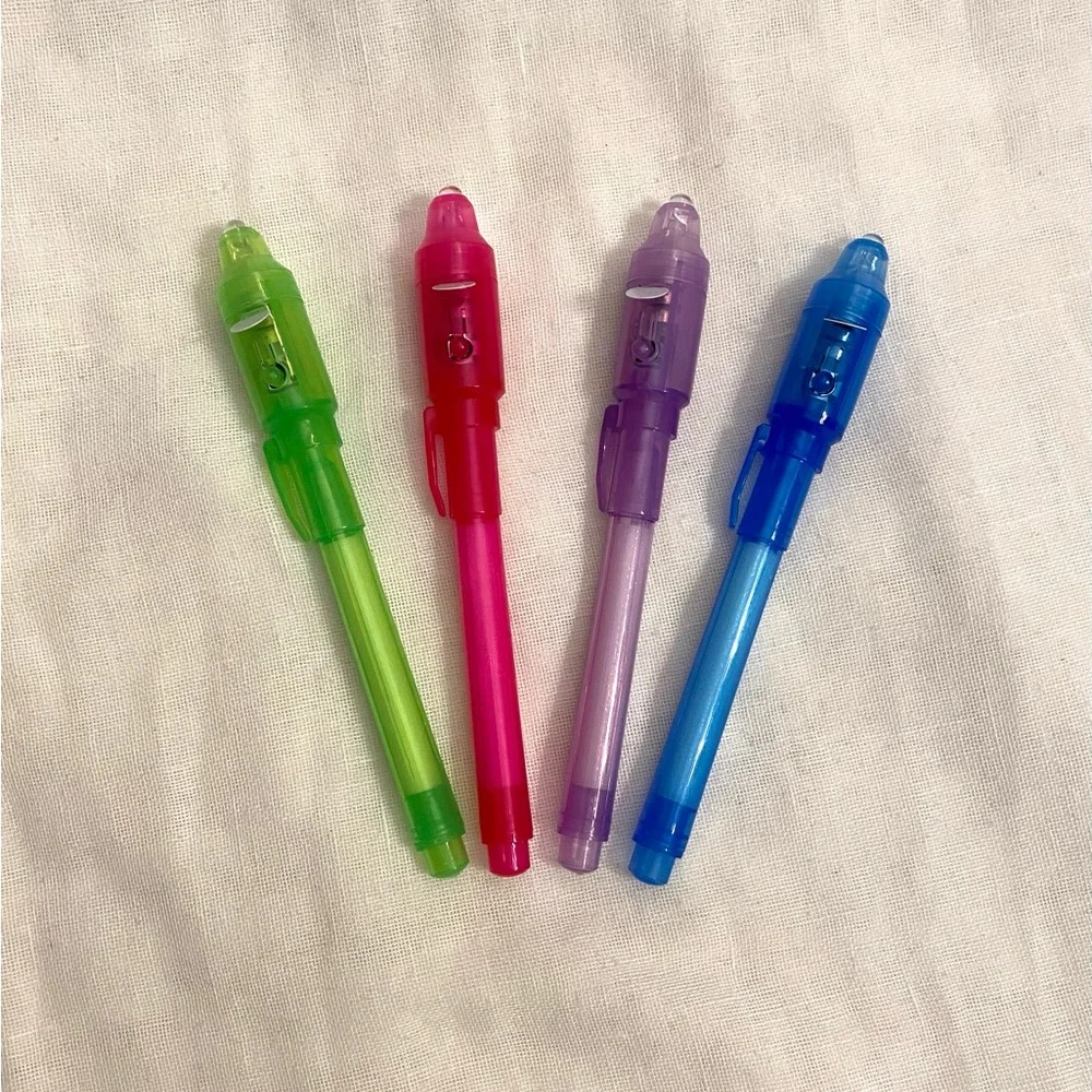 Invisible Ink Pens Use UV Light to Reveal Secret Messages | Amaze your friends - Picture 4 of 10